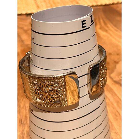 Geneva Silver Cuff Watch Women's Celtic Analog *New Battery* Dressy Bracelet - Picture 9 of 10